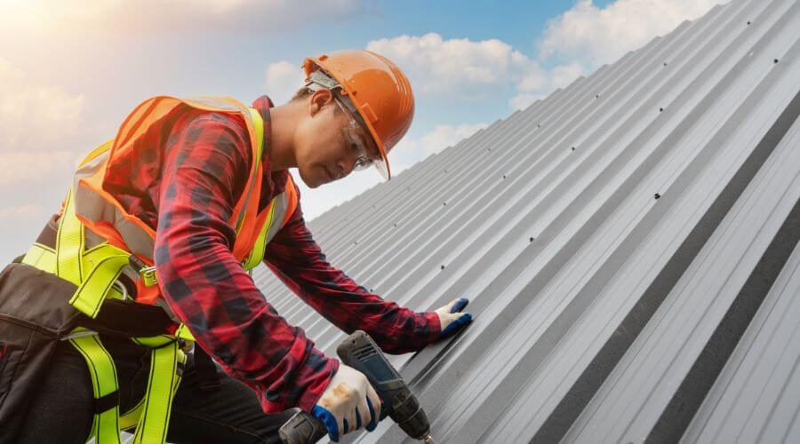 Owens Corning roofing contractor in Wood, SD